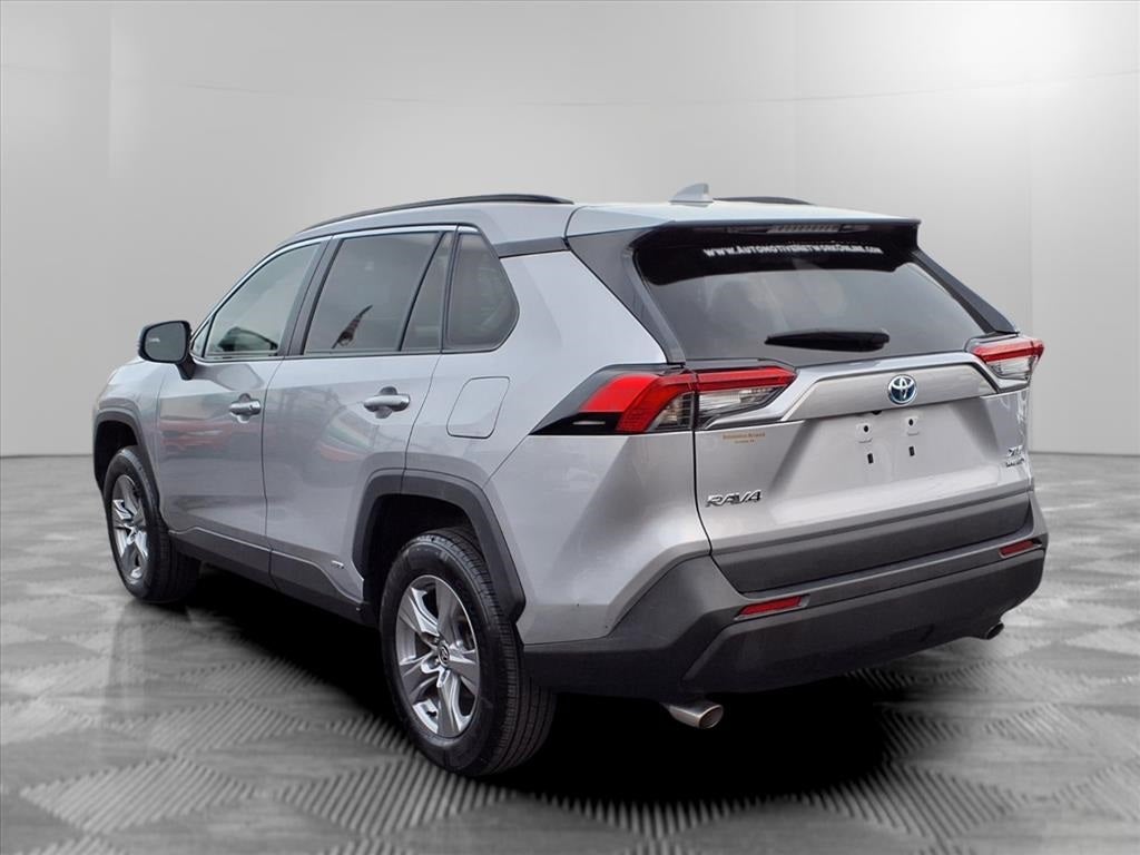 2022 Toyota RAV4 Hybrid XLE