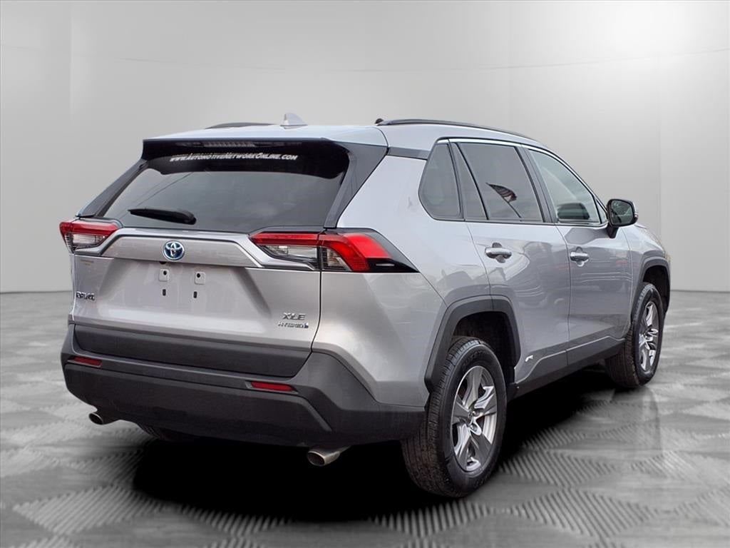 2022 Toyota RAV4 Hybrid XLE