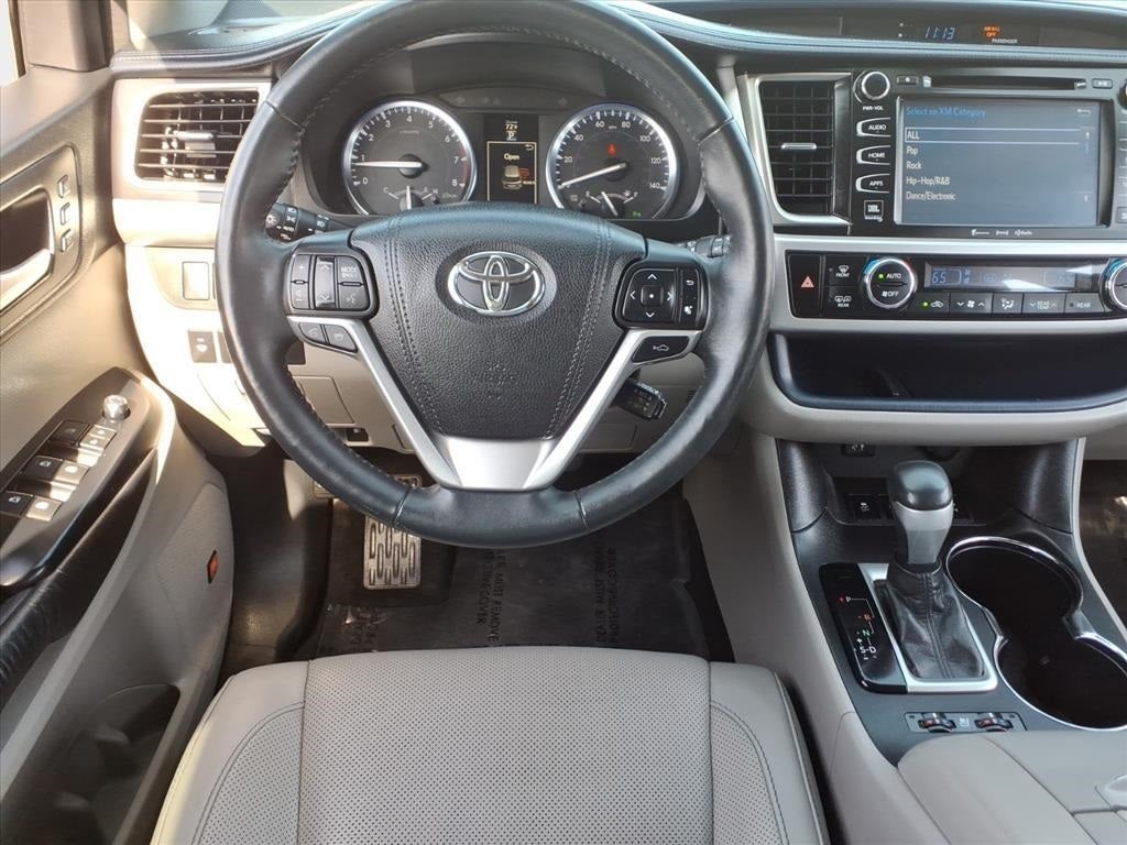 2016 Toyota Highlander Base
