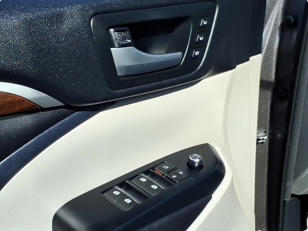 2016 Toyota Highlander Base