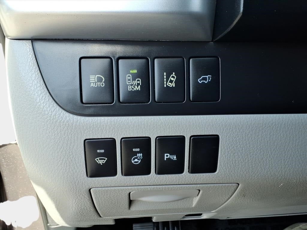 2016 Toyota Highlander Base