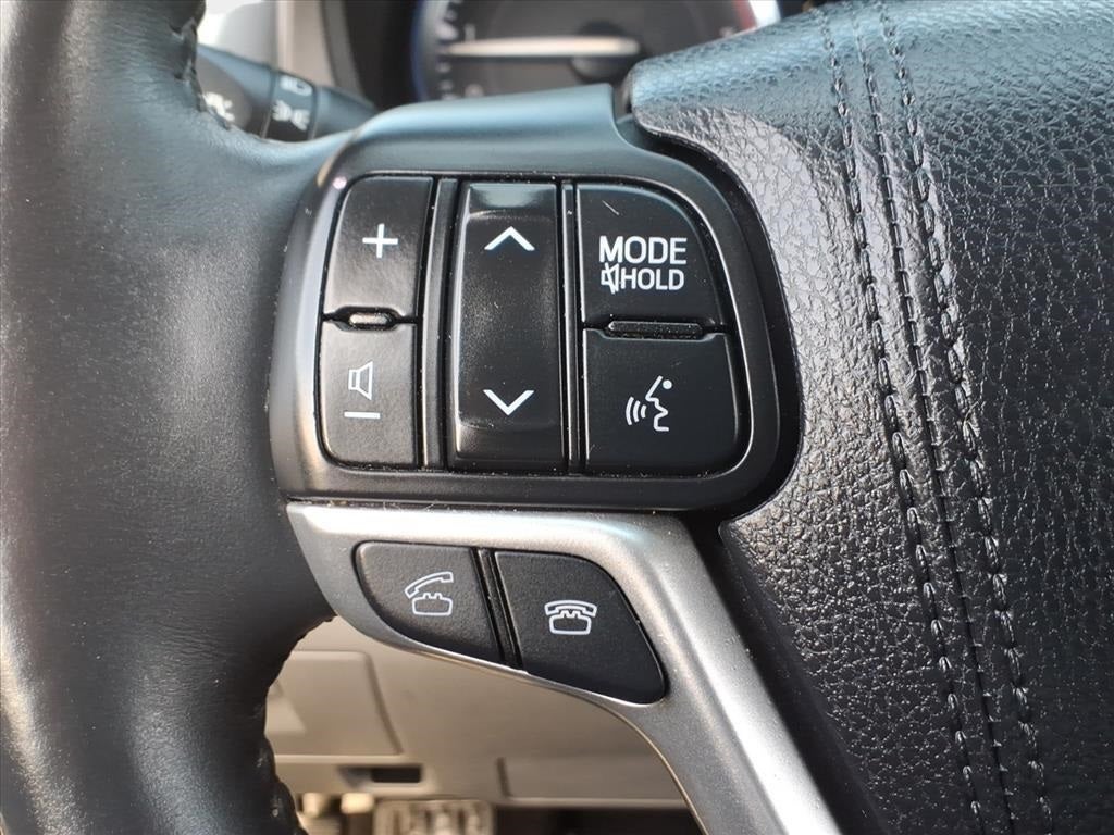 2016 Toyota Highlander Base