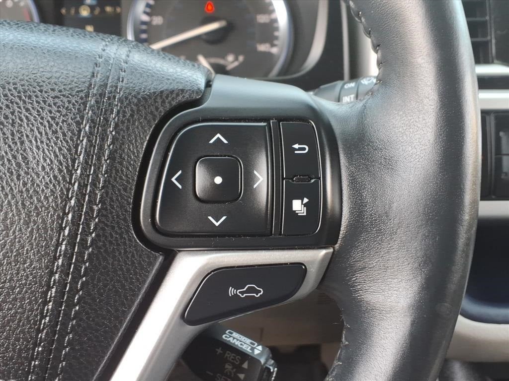 2016 Toyota Highlander Base