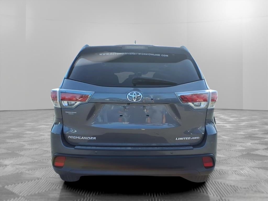 2016 Toyota Highlander Base