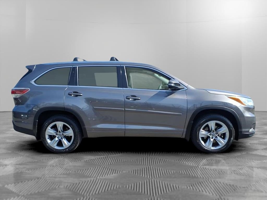 2016 Toyota Highlander Base