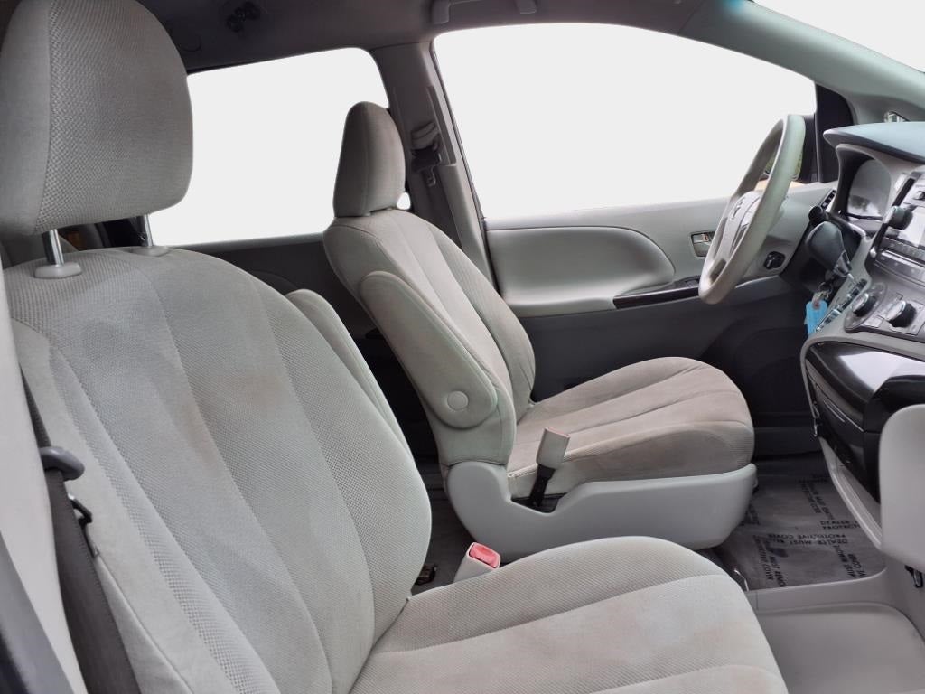 2013 Toyota Sienna L 7 Passenger