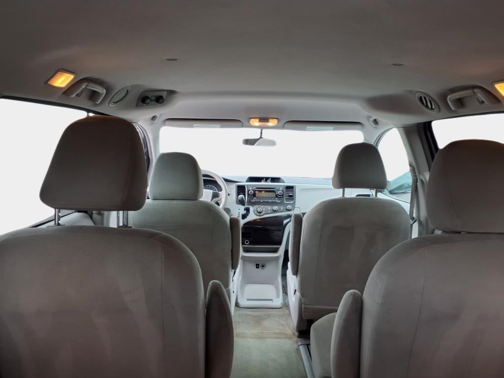 2013 Toyota Sienna L 7 Passenger
