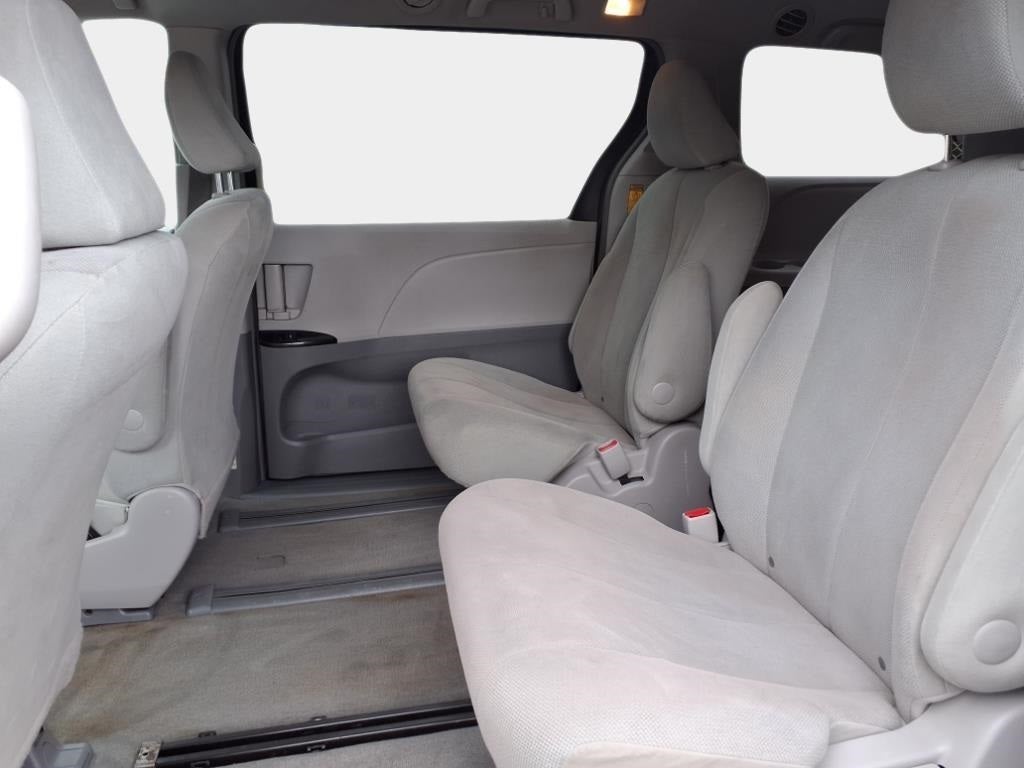 2013 Toyota Sienna L 7 Passenger