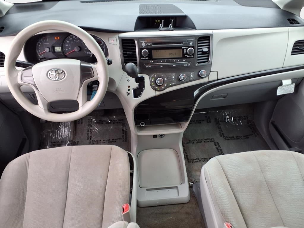 2013 Toyota Sienna L 7 Passenger