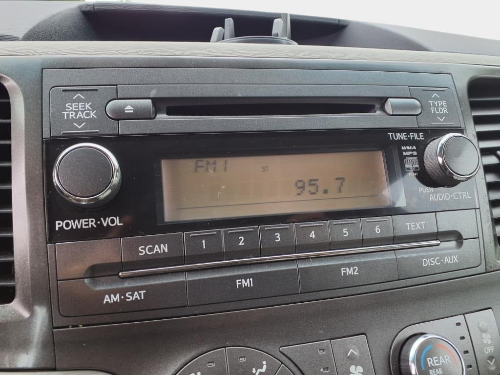 2013 Toyota Sienna L 7 Passenger