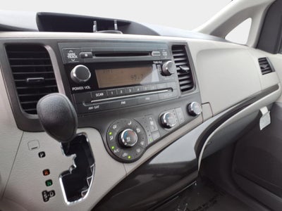 2013 Toyota Sienna L 7 Passenger
