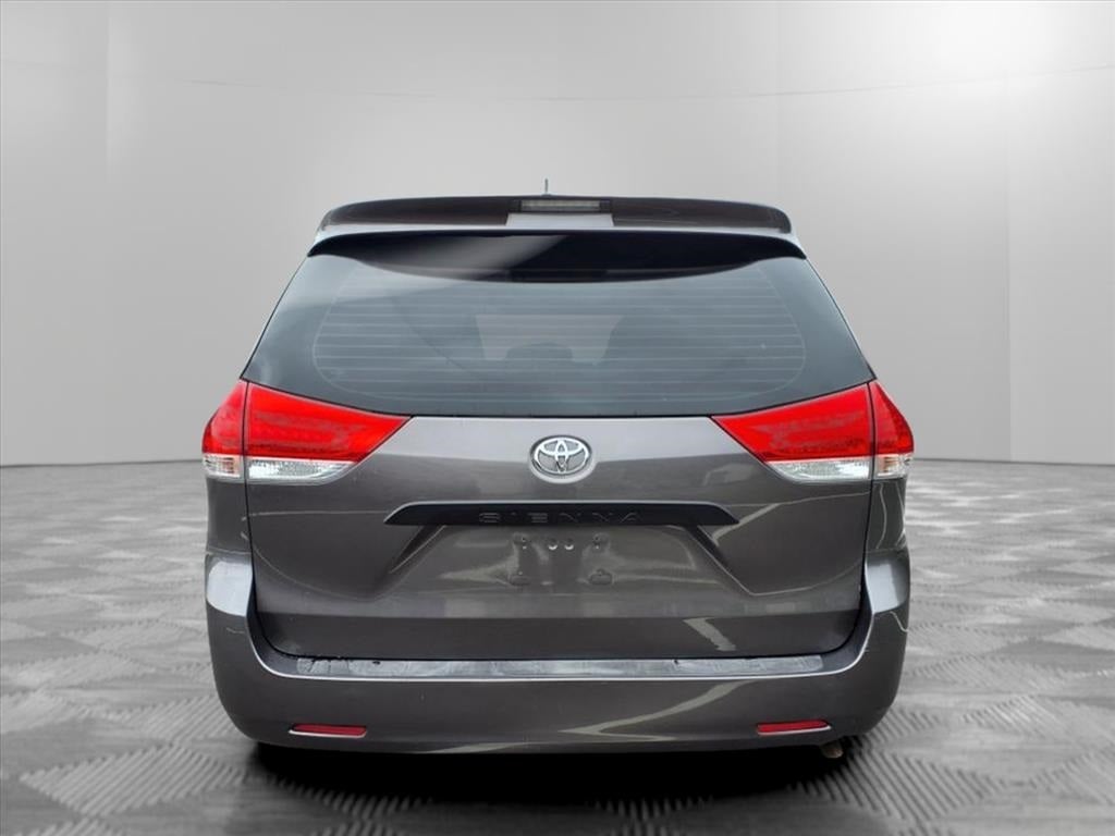 2013 Toyota Sienna L 7 Passenger