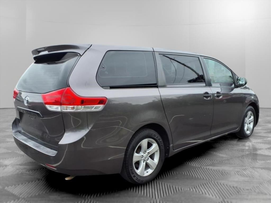 2013 Toyota Sienna L 7 Passenger