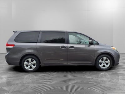 2013 Toyota Sienna L 7 Passenger