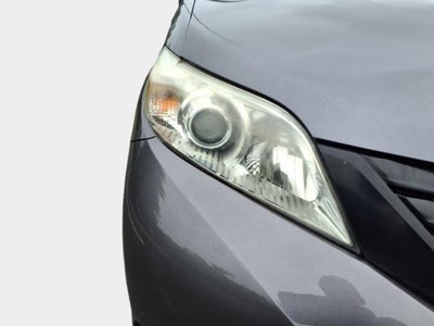 2013 Toyota Sienna L 7 Passenger