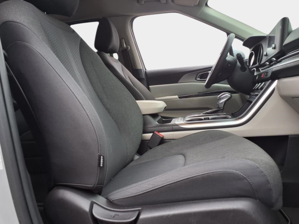 2022 Kia Carnival LX