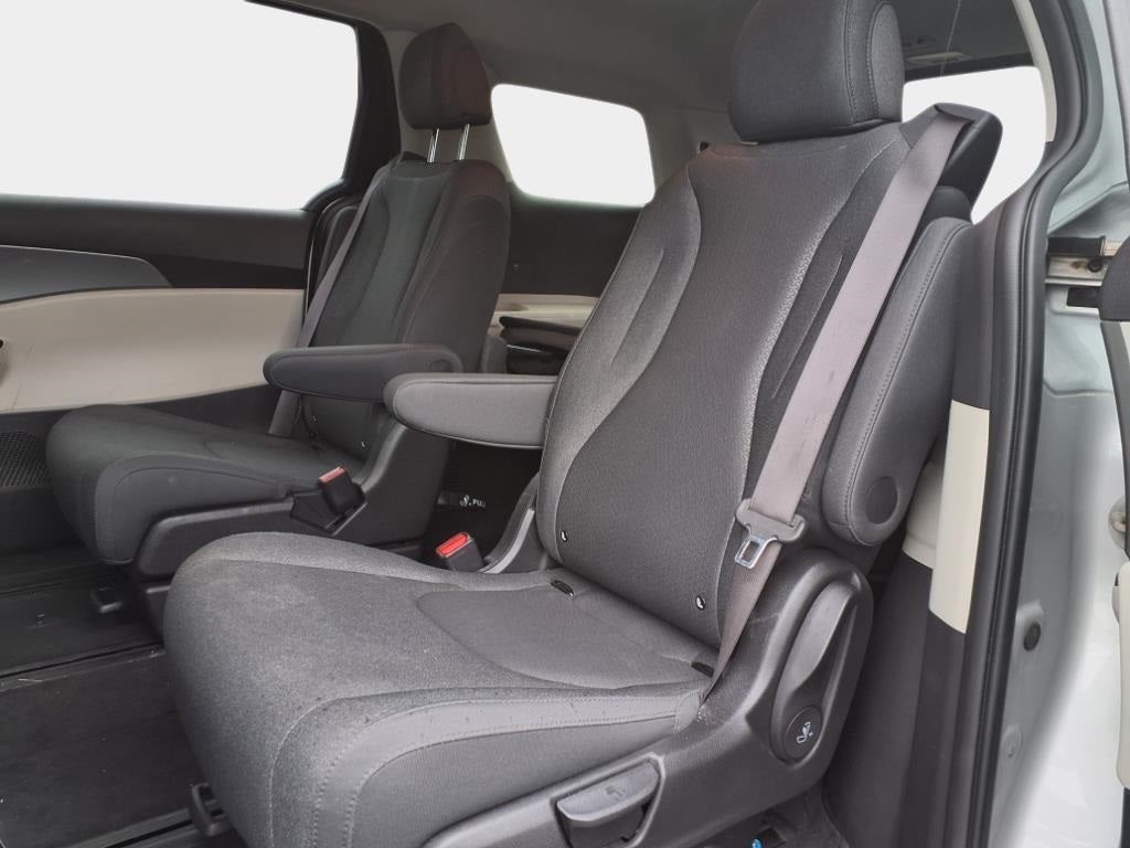 2022 Kia Carnival LX