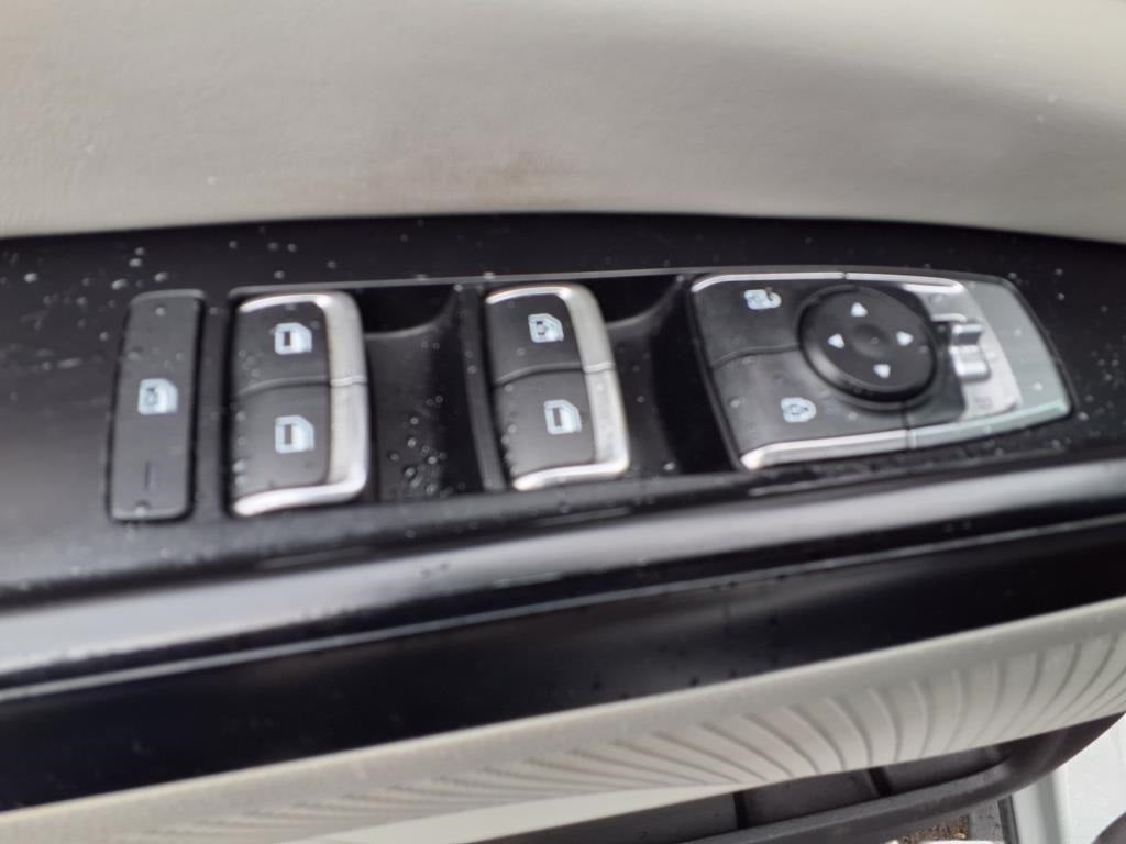 2022 Kia Carnival LX