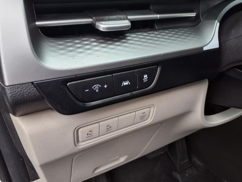 2022 Kia Carnival LX