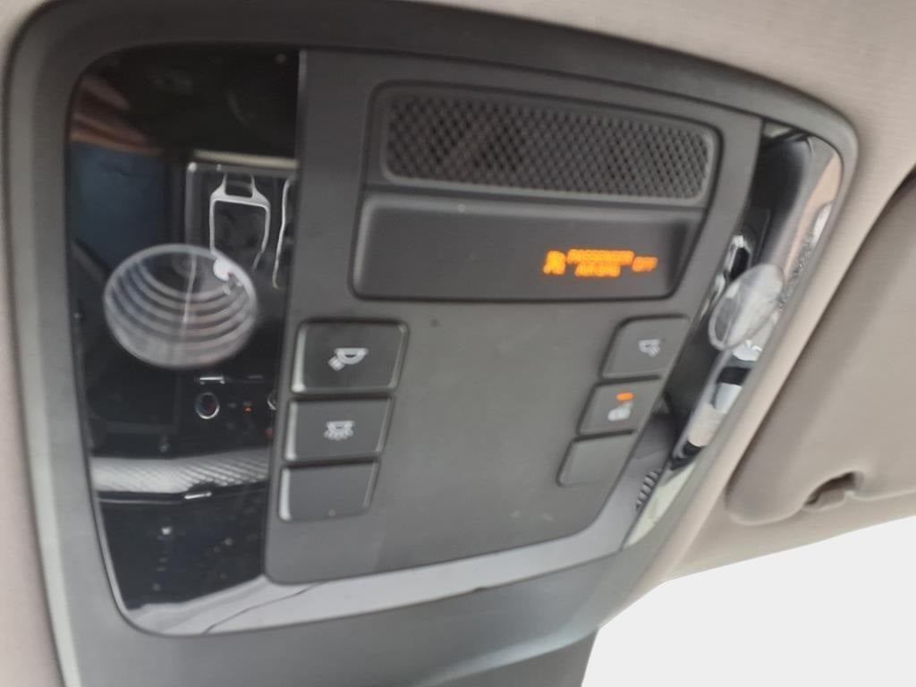 2022 Kia Carnival LX