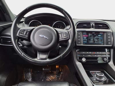 2017 Jaguar F-PACE 35t Prestige