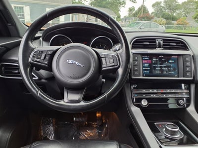 2017 Jaguar F-PACE 35t Prestige
